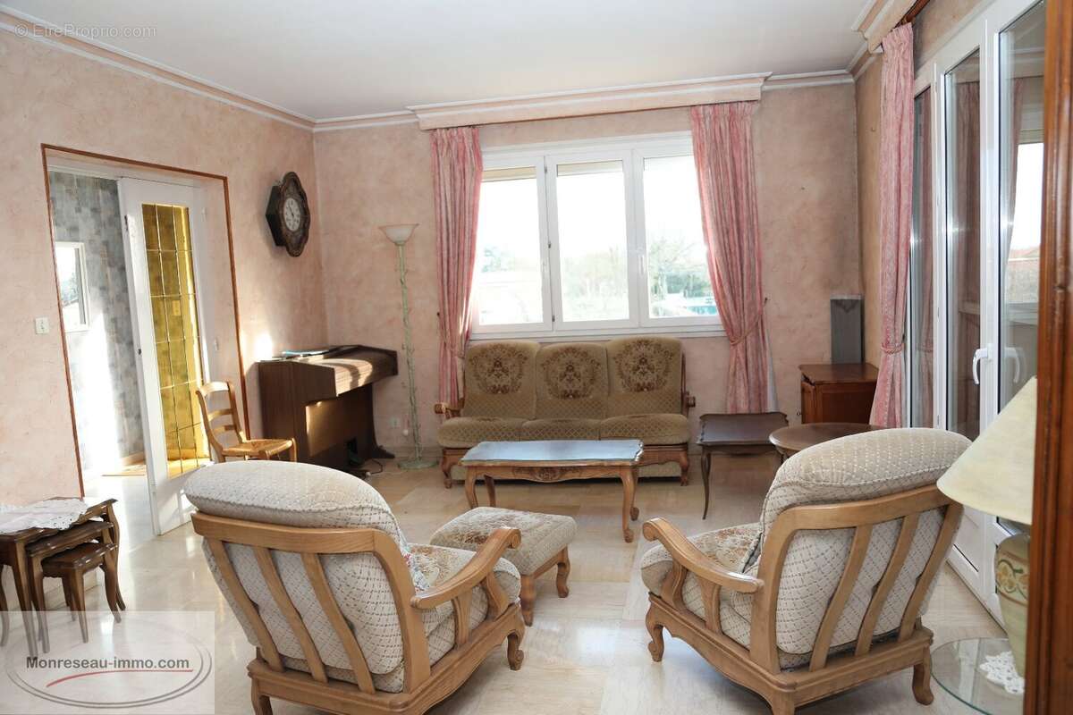 Maison à CHARNAY-LES-MACON