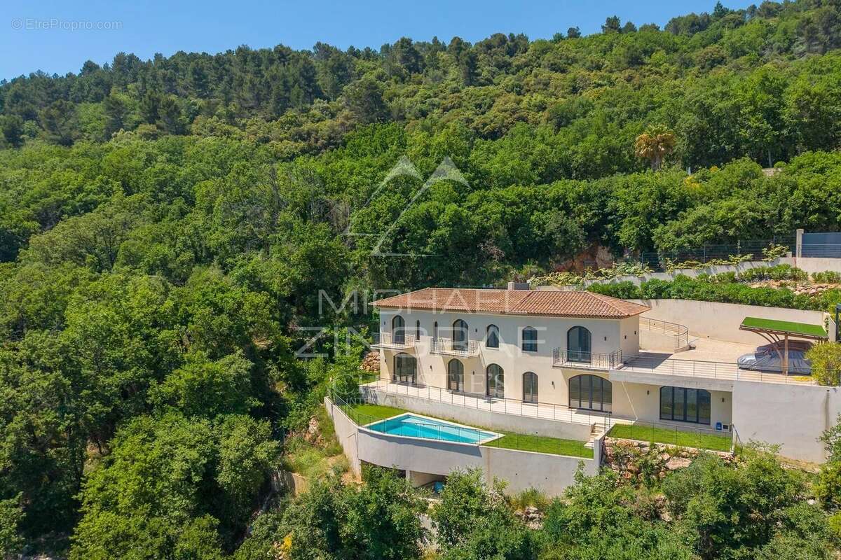 Villa épurée avec vue panoramique sur la Riviera - photo 5
