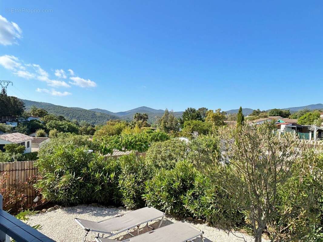 Maison à ROQUEBRUNE-SUR-ARGENS