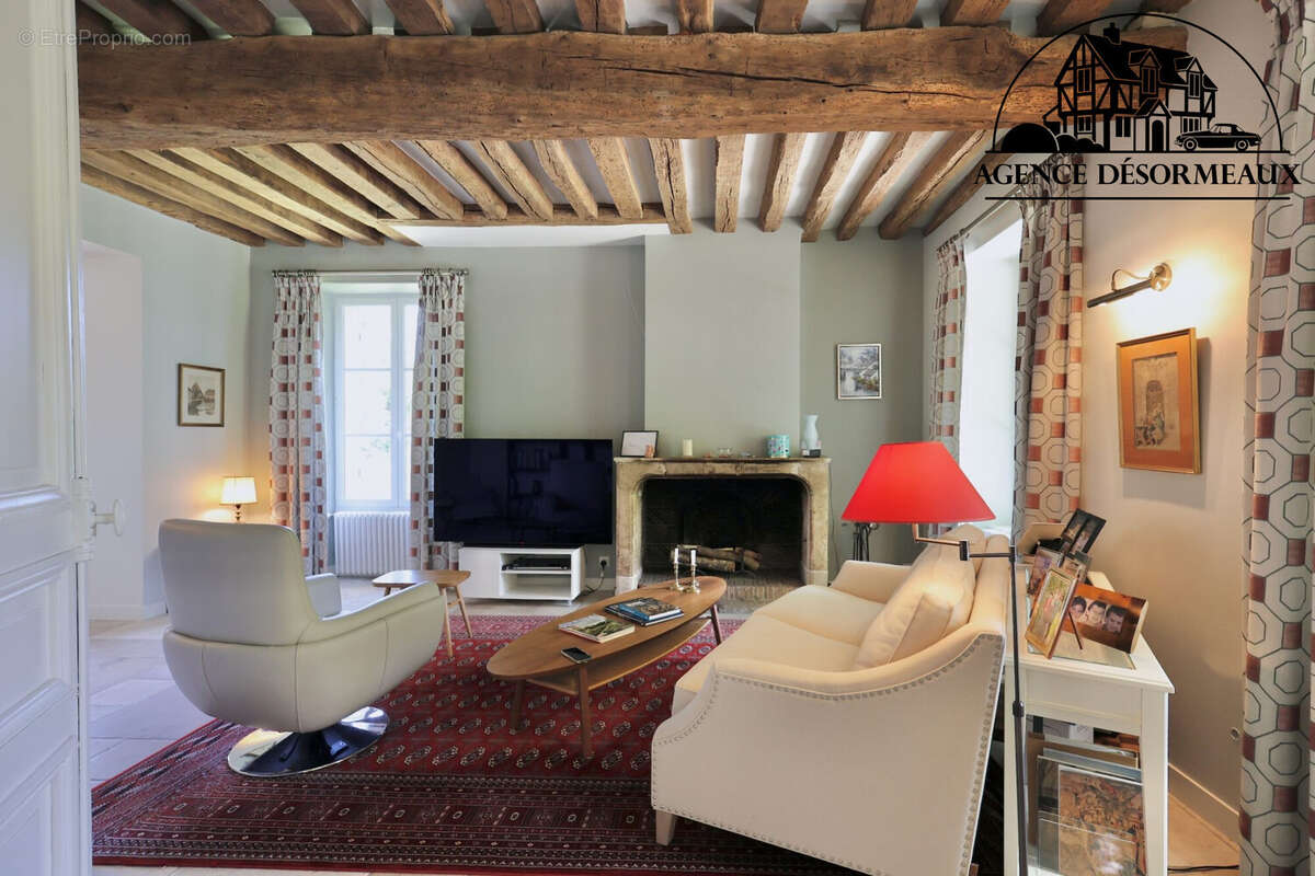 Maison à HOUDAN