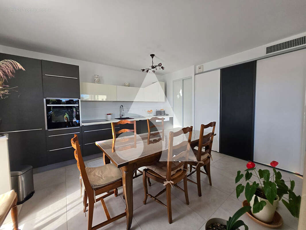 SAINT-RAPHAEL, 300 M DES PLAGES  Superbe T3 de standing avec terrasse de 23 m² - photo 5