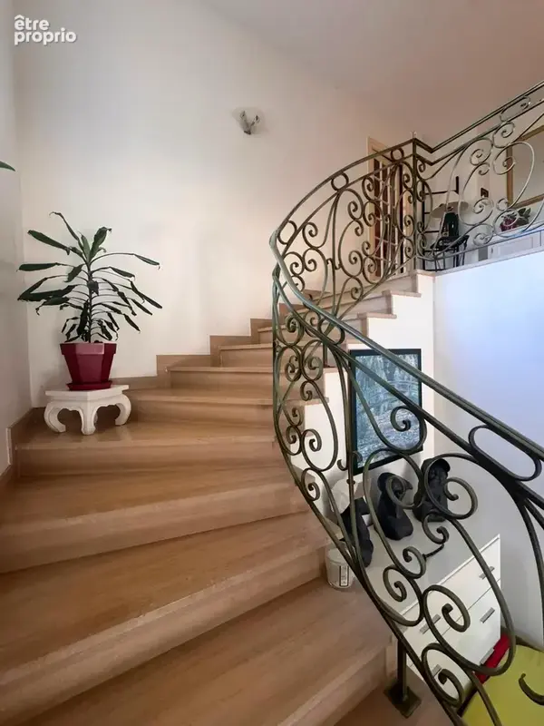 Maison 6 pièces 210 m² à vendre à Roanne (42300) - photo 4
