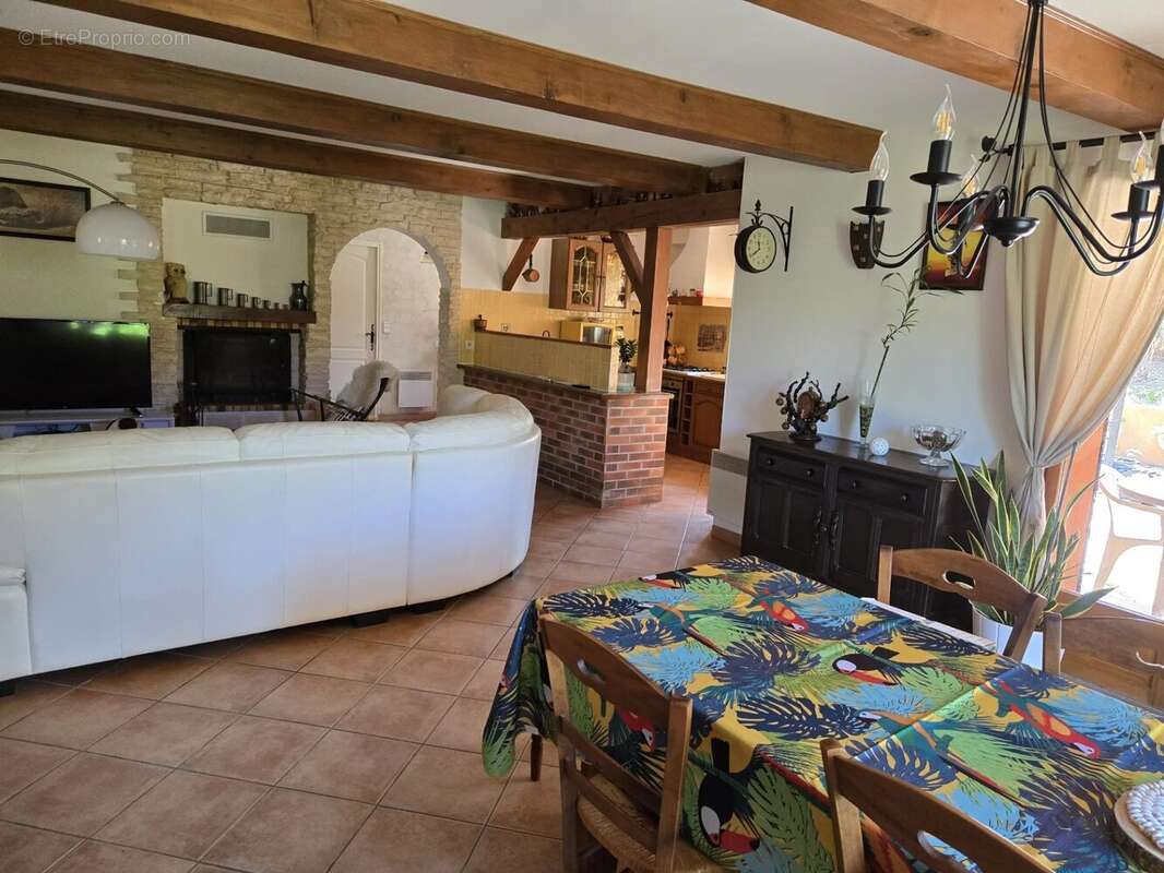 Maison à BORMES-LES-MIMOSAS