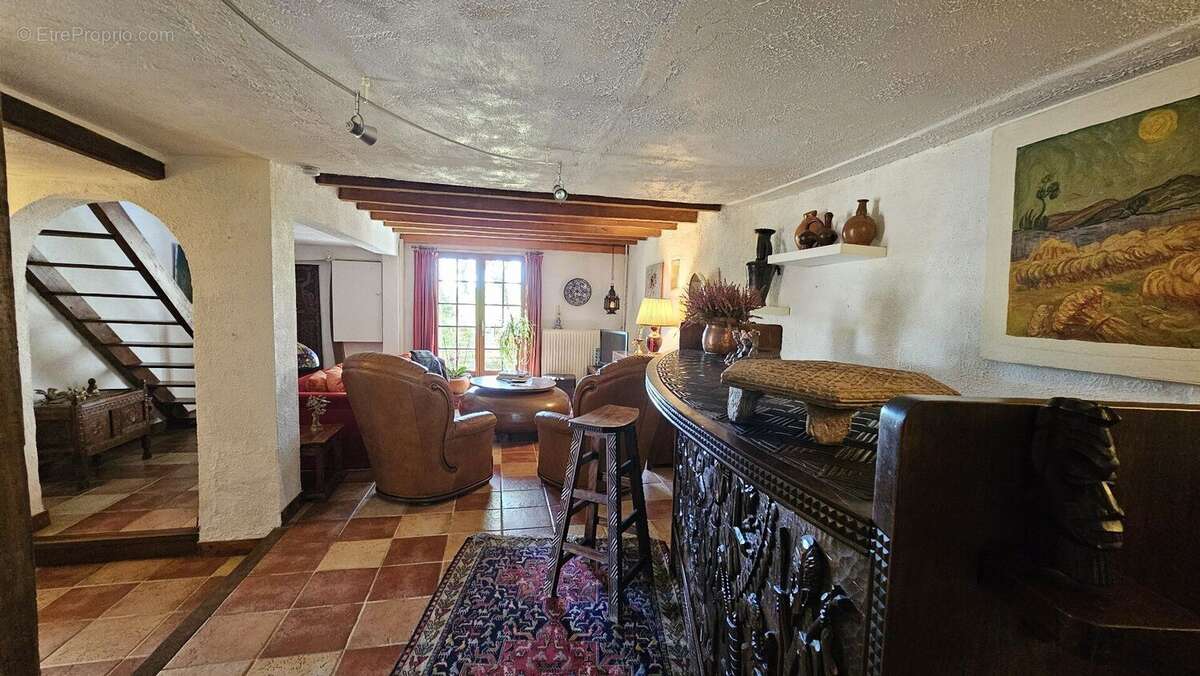 Grande maison, piscine et granges - photo 13