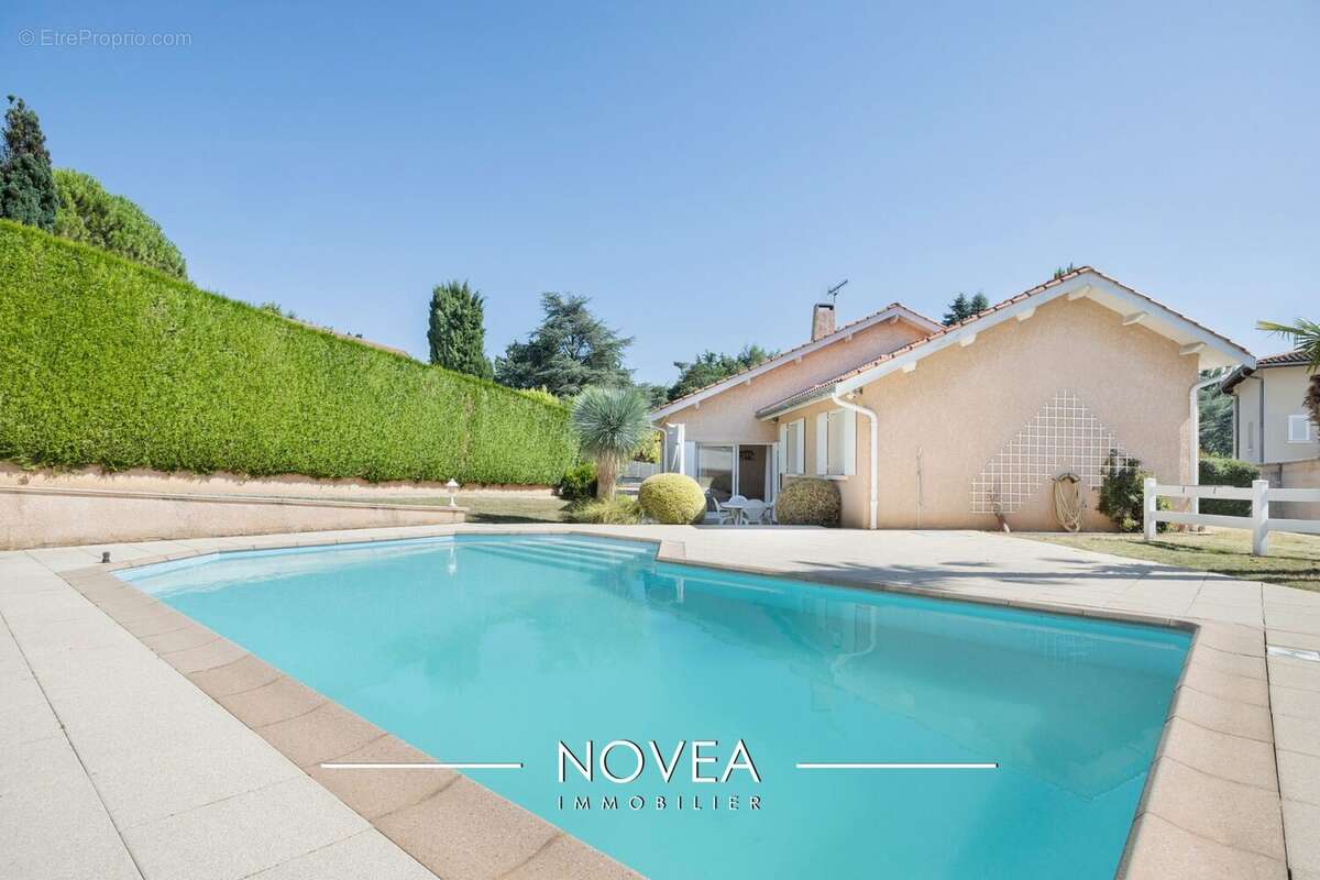 Maison à COLLONGES-AU-MONT-D&#039;OR