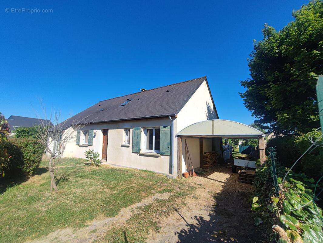 Maison à SAINT-ETIENNE-DE-CHIGNY