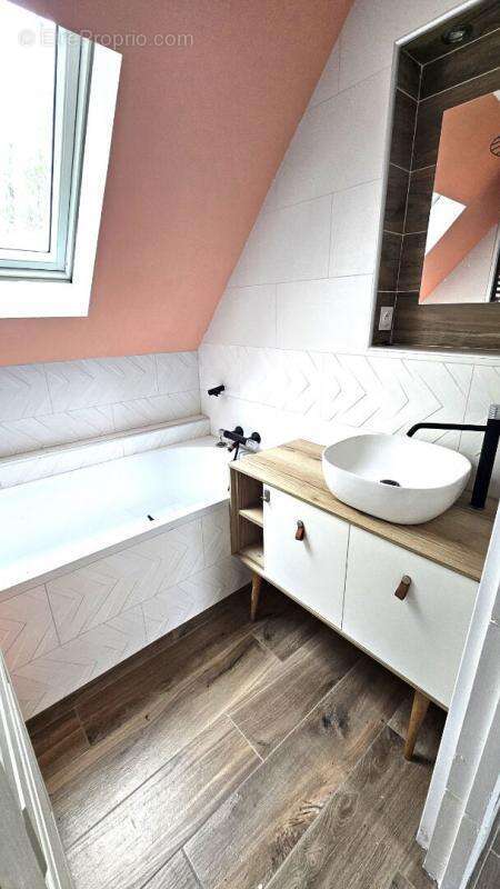 Appartement à CONDE-SUR-VESGRE