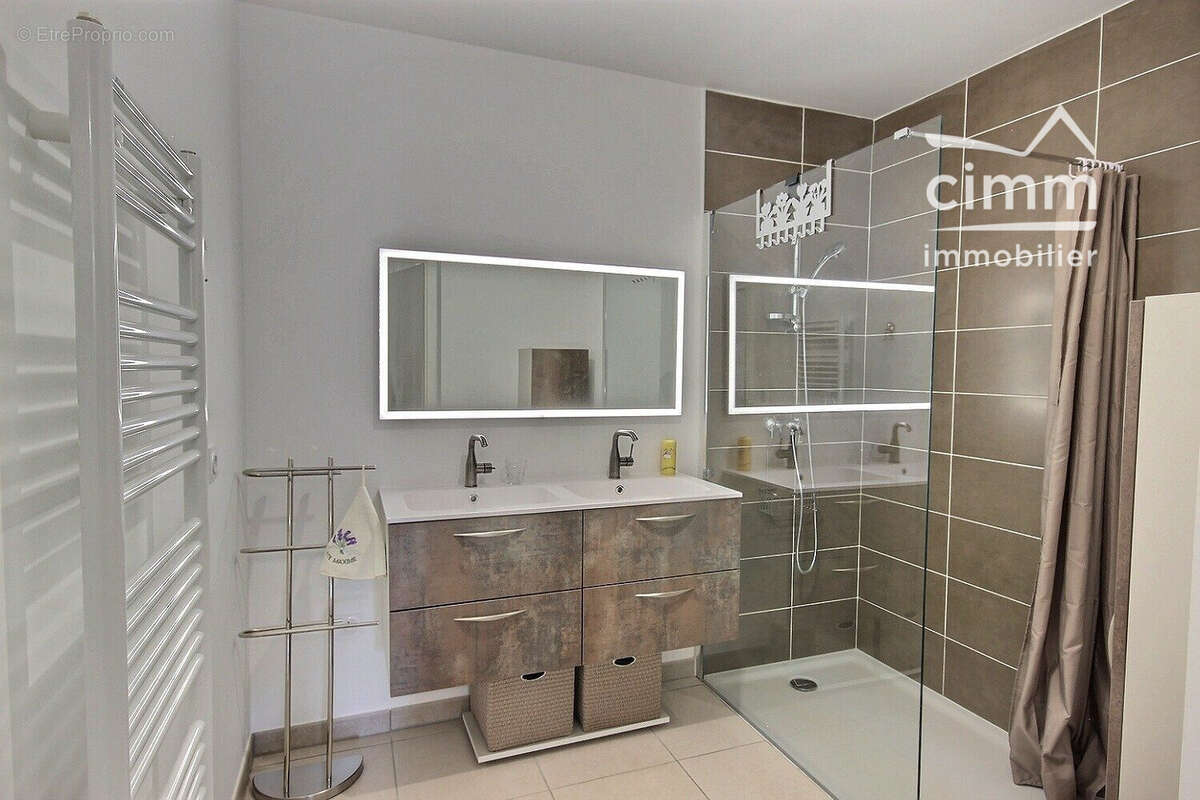 Appartement à TANINGES