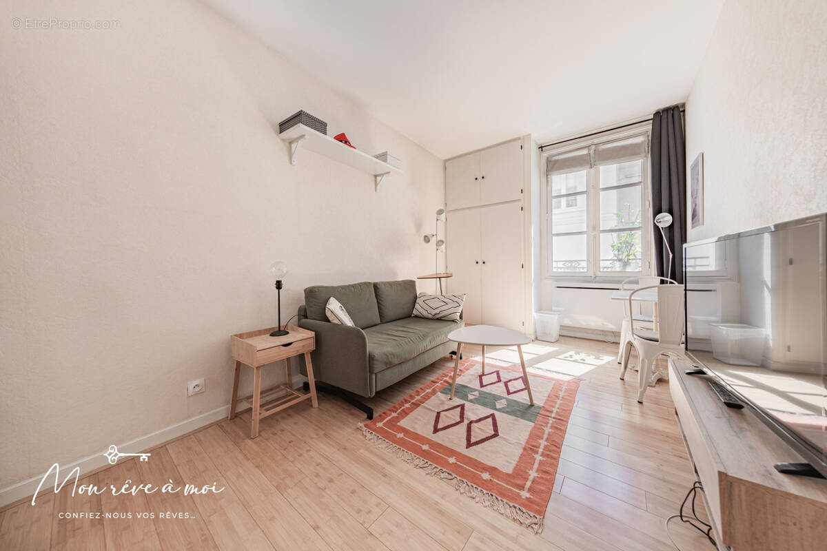 Appartement à PARIS-14E