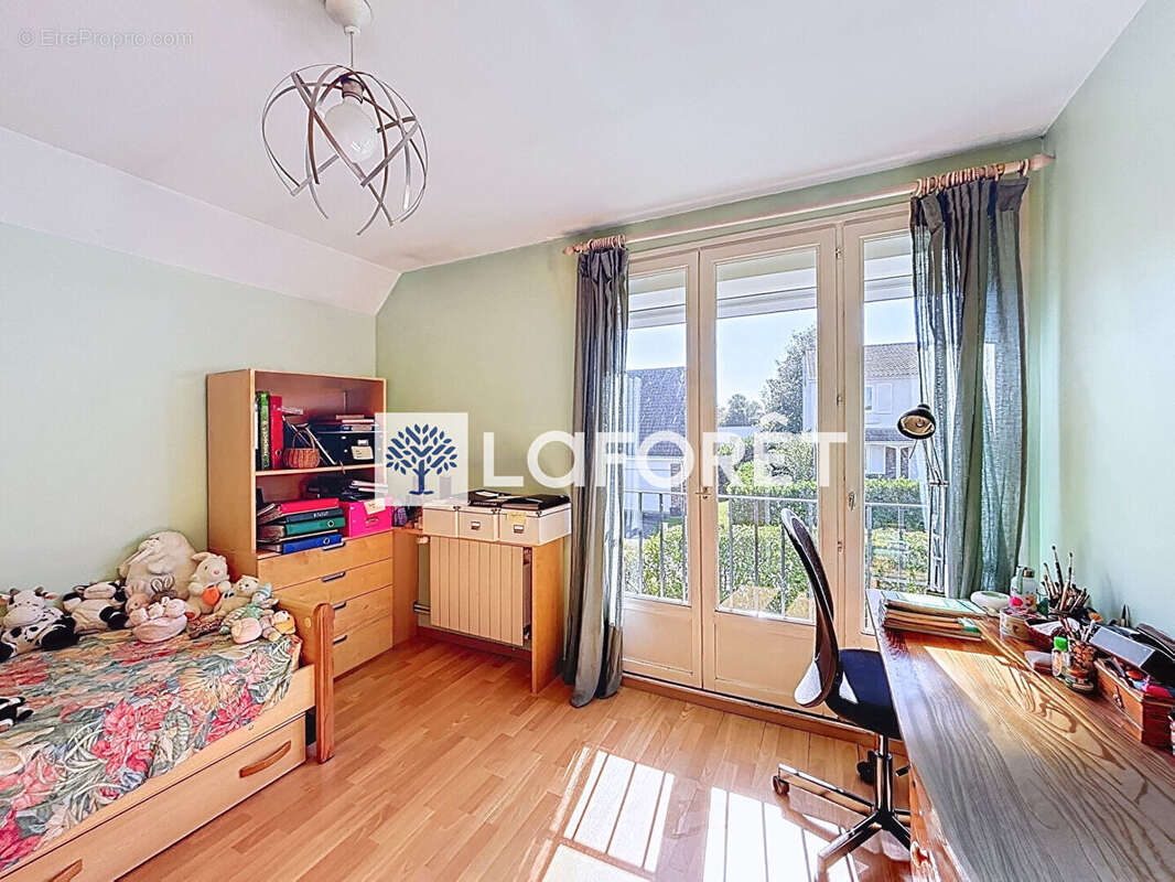 Maison à SAINT-NOM-LA-BRETECHE