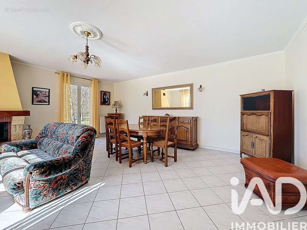 Maison 137 m² à Mondavezan  - photo 5