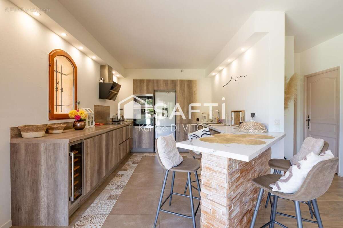 Photo 3 - Maison à ROQUEBRUNE-SUR-ARGENS