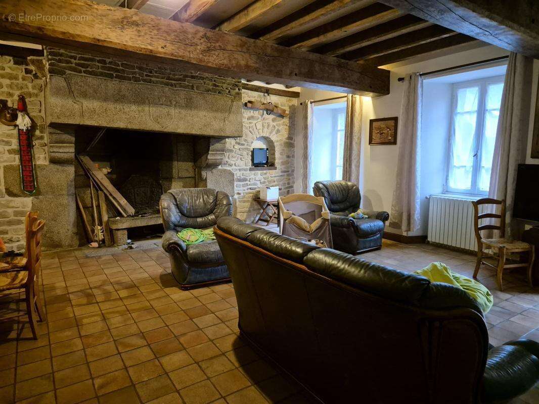 Maison en pierres à rénover 4 chambres, jardin, garage et dé - photo 3