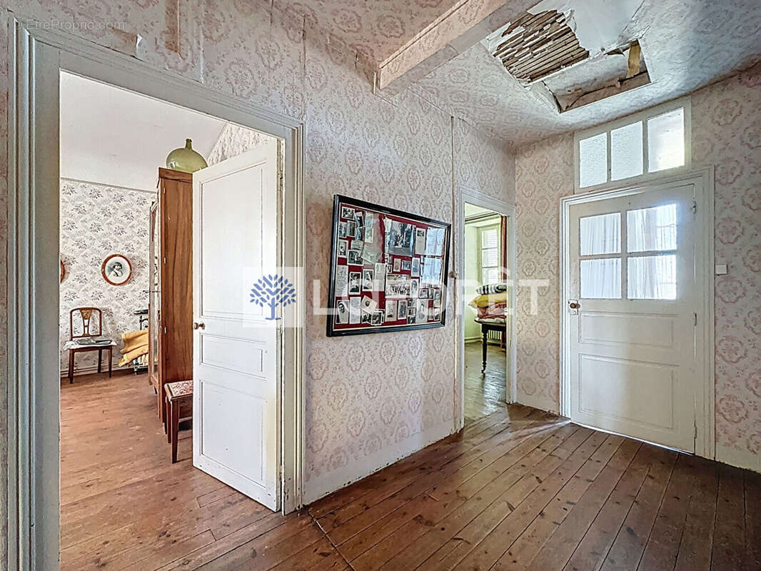 Maison de caractère avec dépendances - photo 10