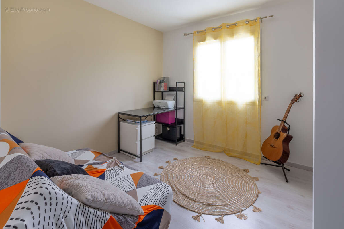 Maison à LA BATIE-DIVISIN