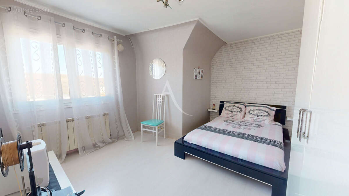 Maison à MORANGIS
