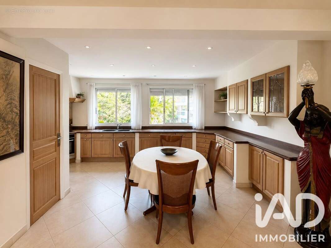 Appartement 75 m² à Mandelieu-La-Napoule  - photo 5