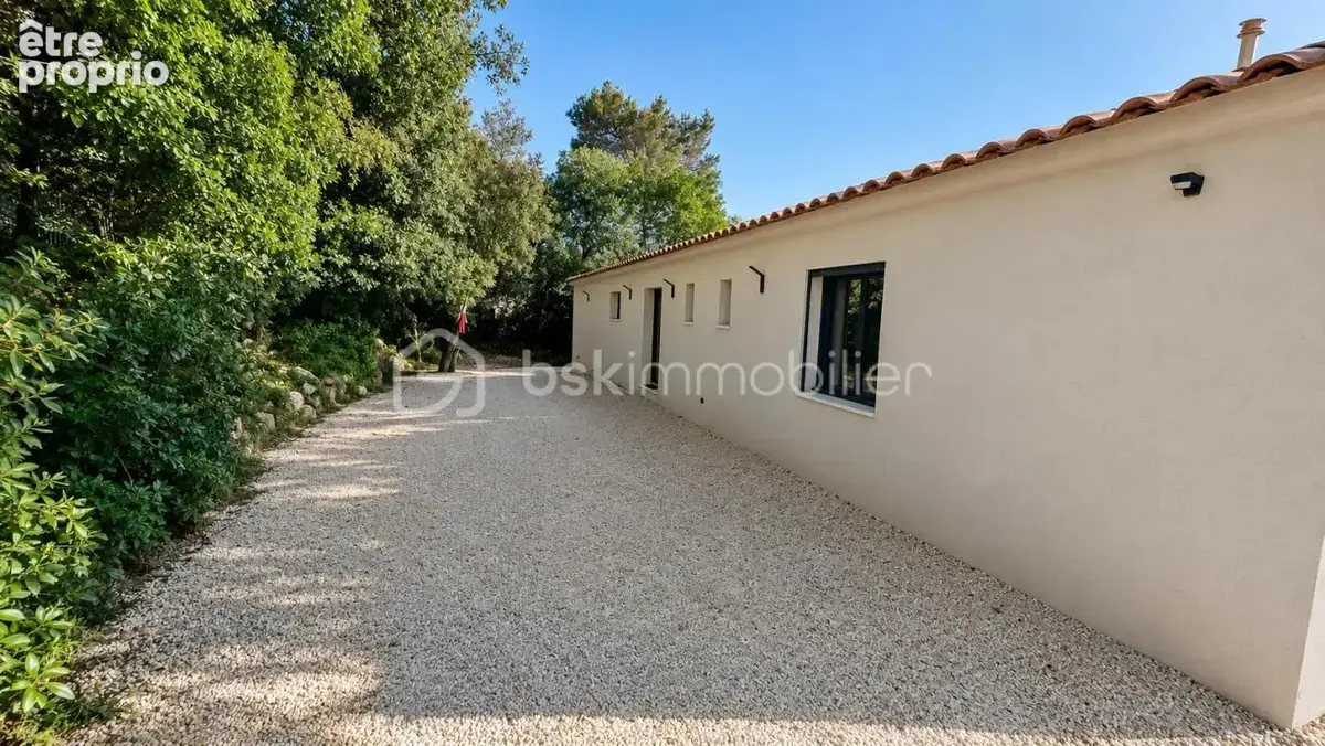 Achat d'une Villa contemporaine RT 2012 de plain-pied – 130 m² habitables + 130 m² aménageables – Piscine – Terrain 1 500 m² - photo 15