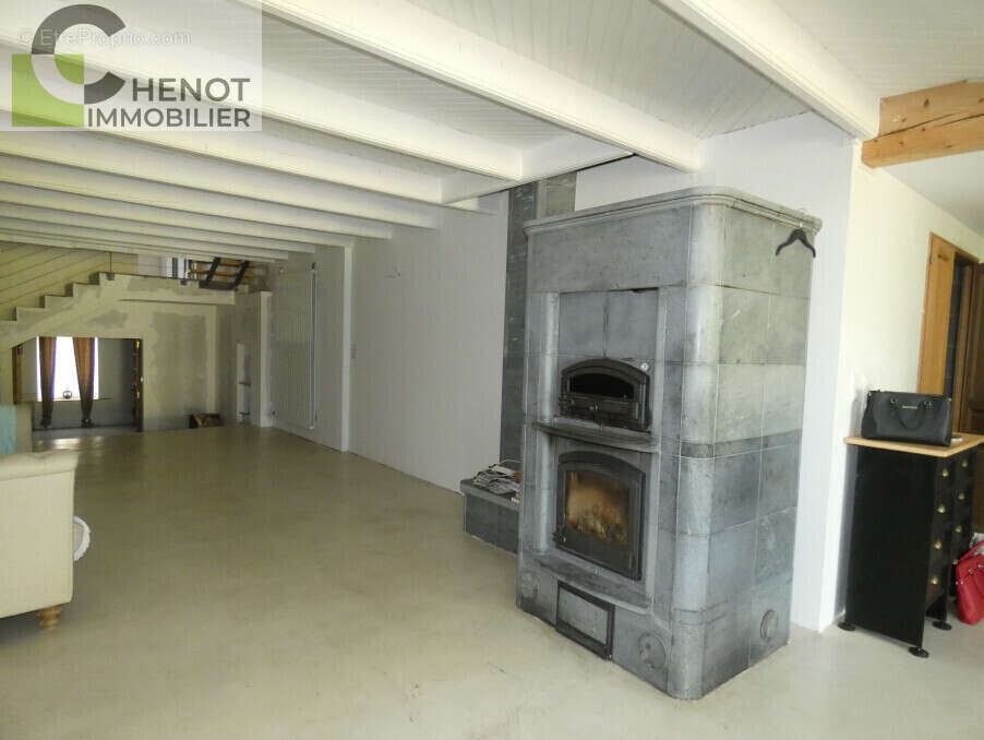 Maison à JUVAINCOURT