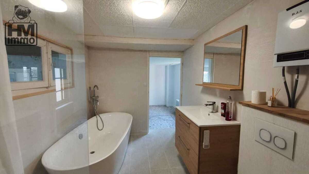 Maison à MAGNAC-BOURG