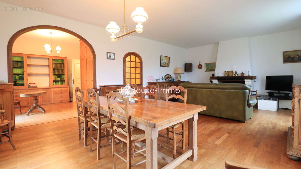 Maison à LE HAILLAN