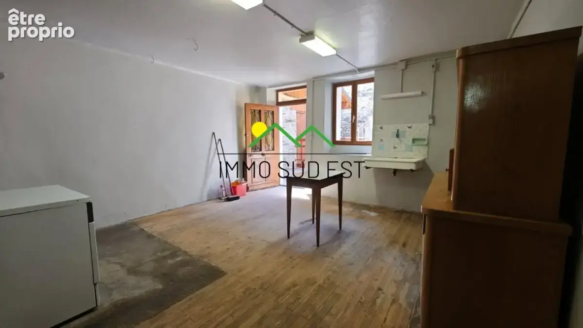 Maison + grange + terrain plat constructible - photo 8