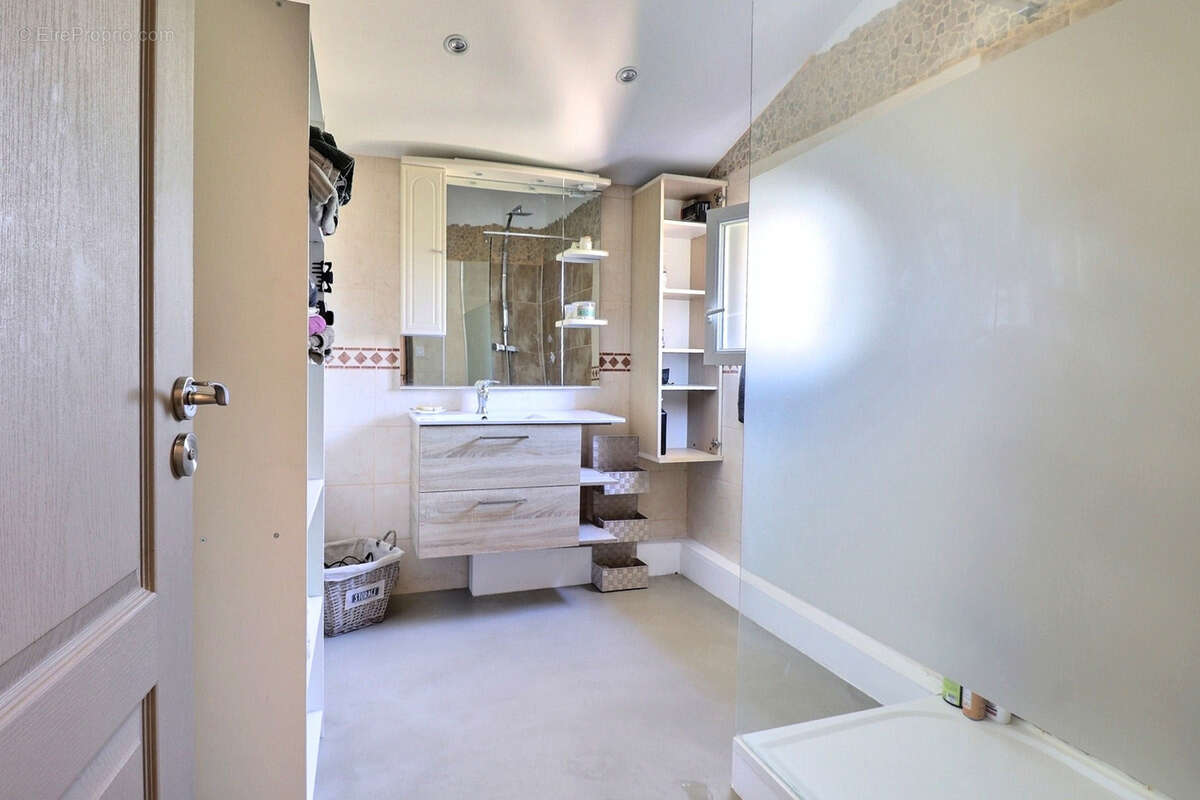 Maison à AMBARES-ET-LAGRAVE