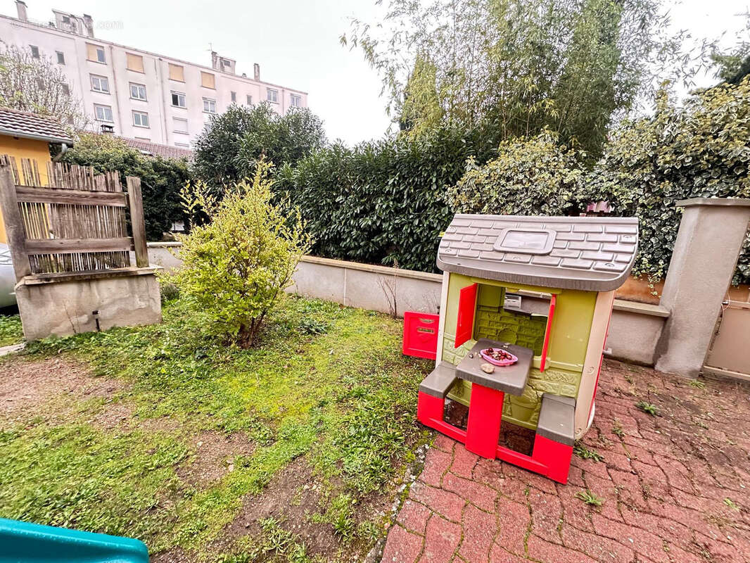 Appartement à LE COTEAU