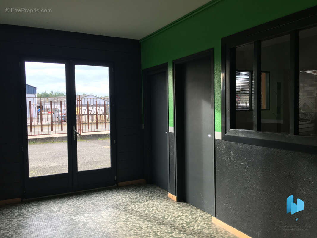 Commerce à LE LUART