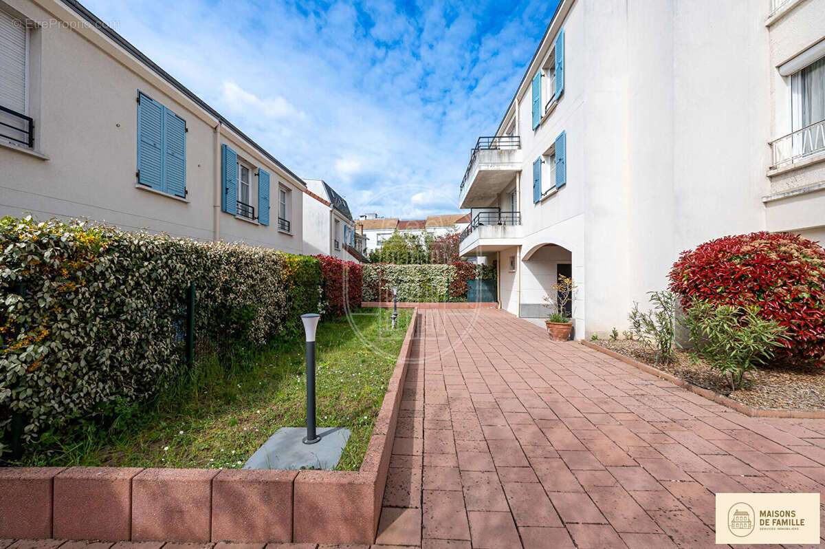 Appartement à HOUILLES