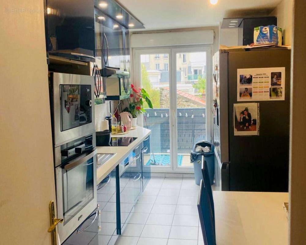 Appartement à LES LILAS