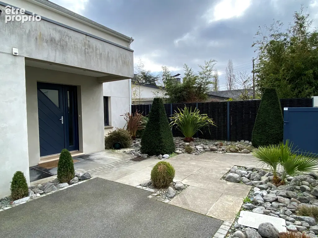 Maison contemporaine dans une rue au calme avec jardin paysagé et spa - photo 6