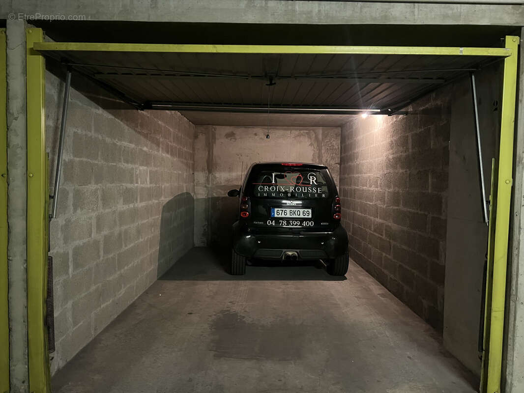 Parking à LYON-4E