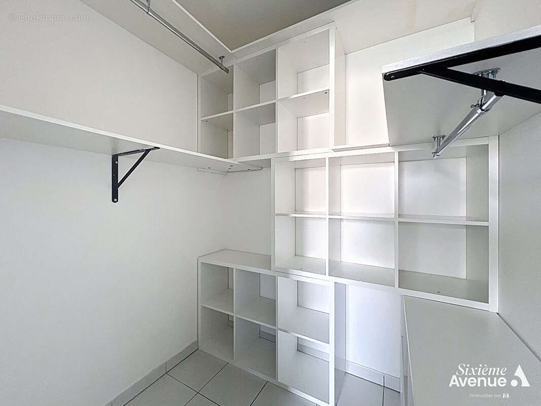 Appartement à SAINT-FONS