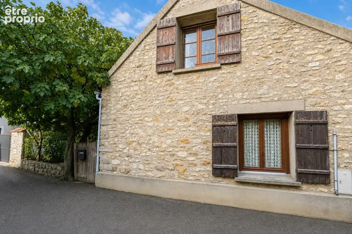 Réau - Maison 4 pièces avec terrasse et jardin - photo 15