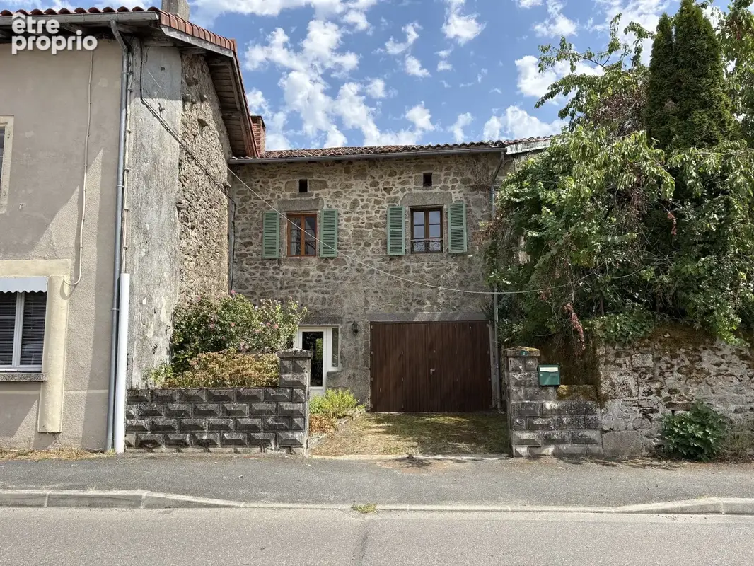 Saint-Mathieu : jolie maison du bourg de 3 pièces avec garage, terrasse et jardin clos - photo 2