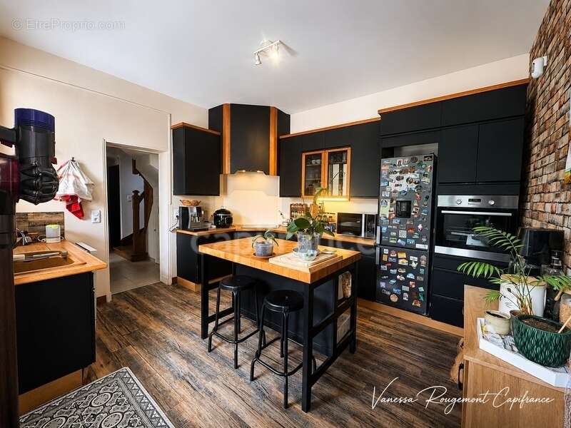 Maison à vendre 7 pièces LA CELLE SAINT CYR (89) - photo 2