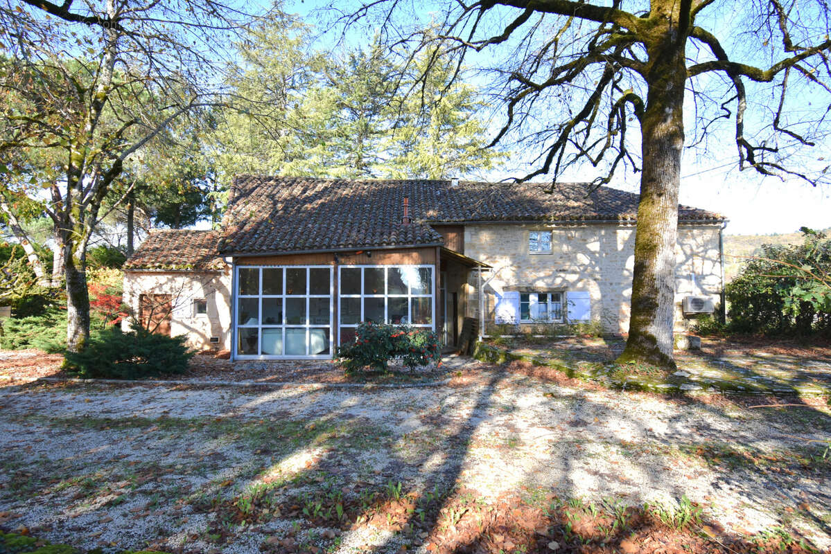 Maison à PUY-L&#039;EVEQUE