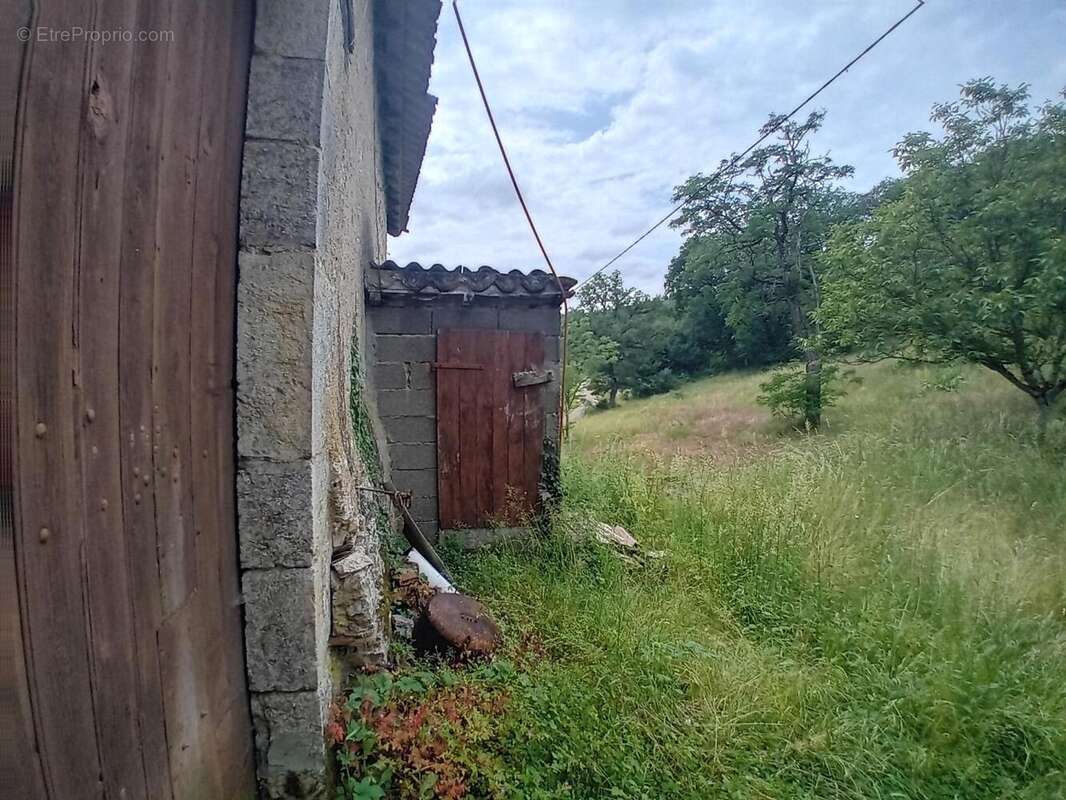 Terrain - Maison à SAINT-PIERRE-LAFEUILLE