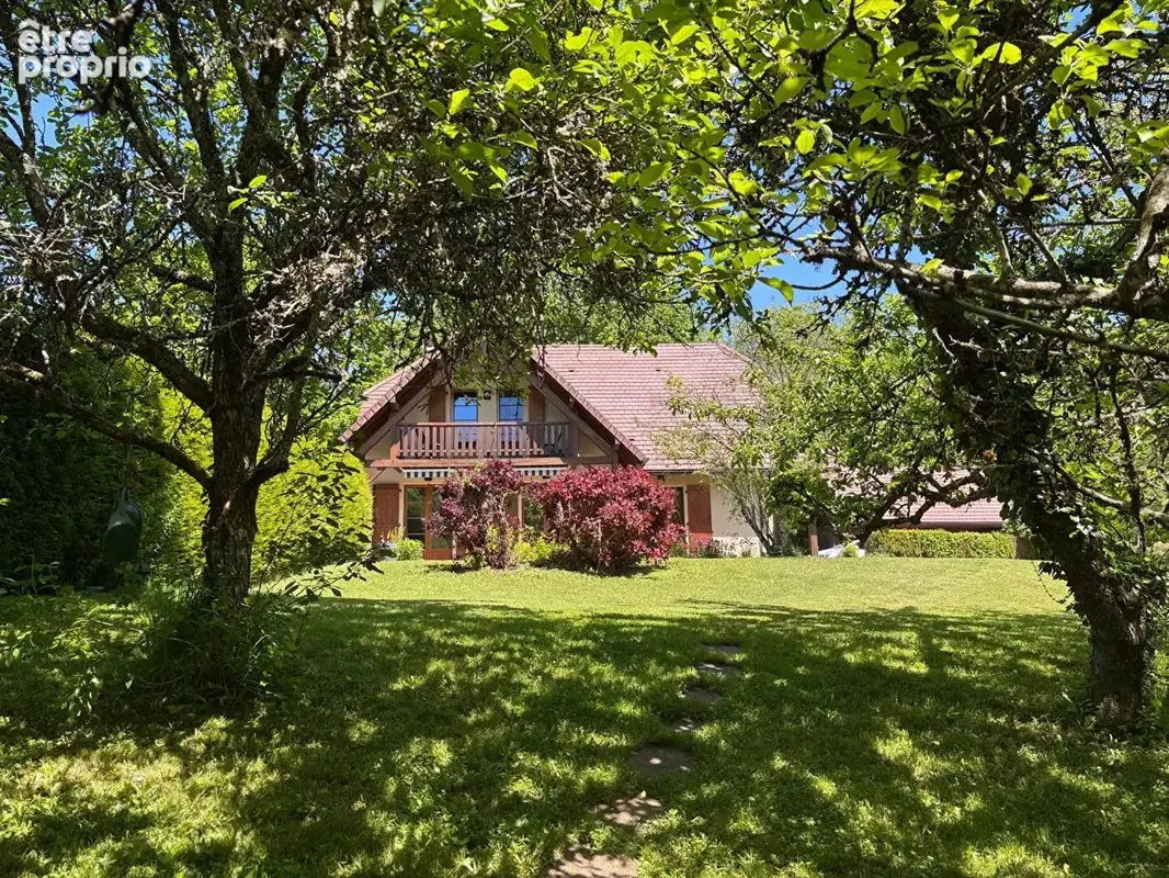 Maison à DOUCIER