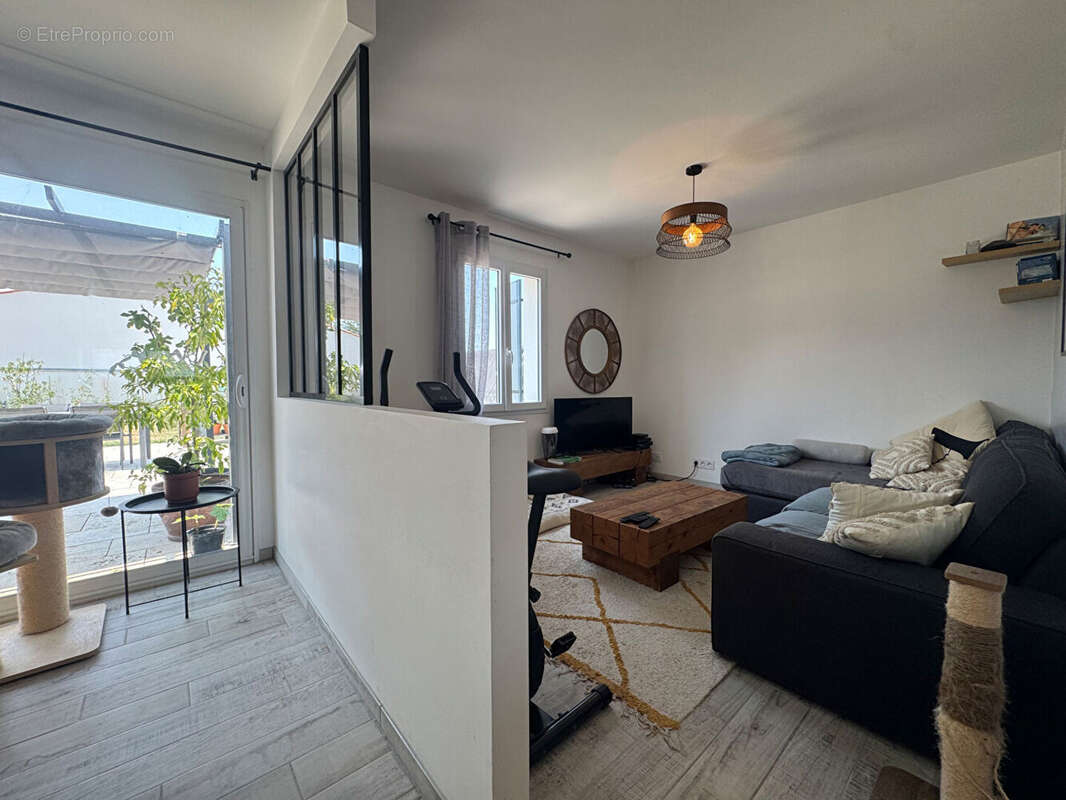 Exclusivité 2 minutes de Rochefort : à Vergeroux : Maison  Plain Pied 90m² 3 chambres garage et jardin - photo 5