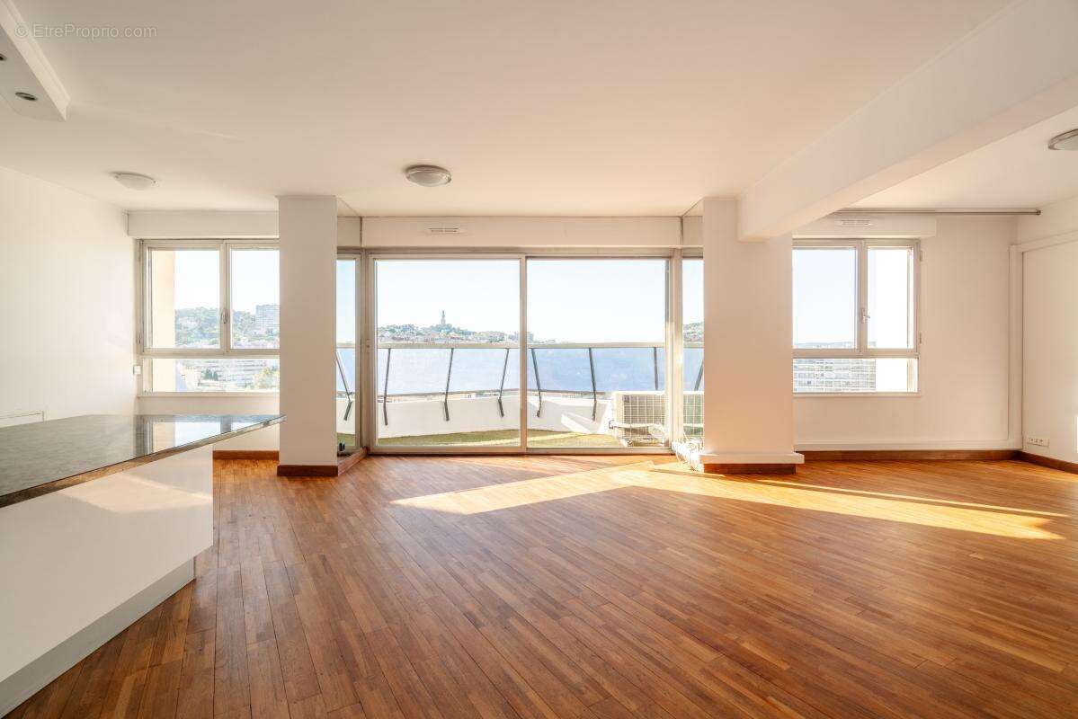 Appartement à MARSEILLE-8E