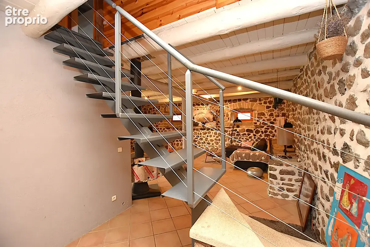 Maison en pierres 225 m² - photo 10