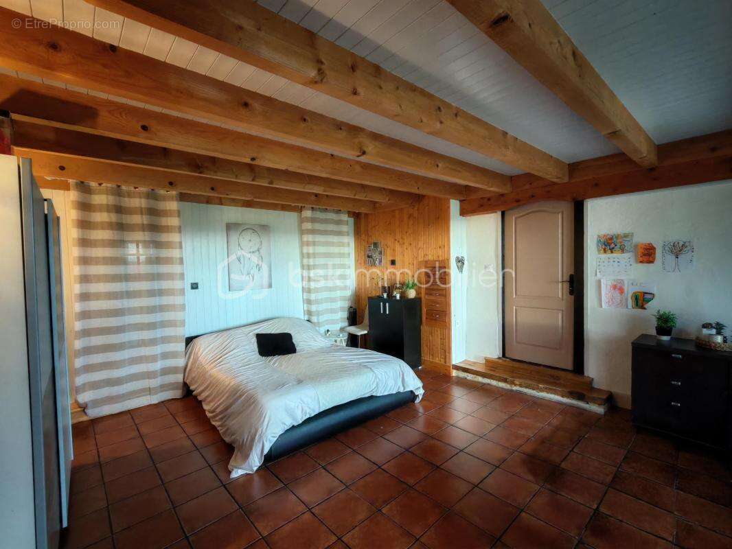 Maison à MONTREVEL-EN-BRESSE