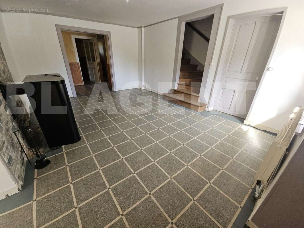 20250502_105544 - Maison à SY