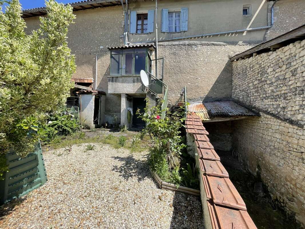 Maison à VOULGEZAC