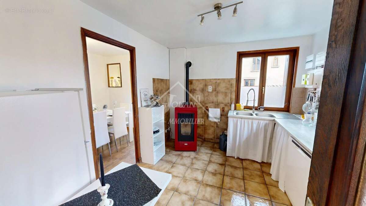 Maison à LOUROUX-DE-BOUBLE