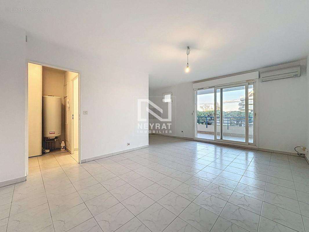 Appartement à FREJUS