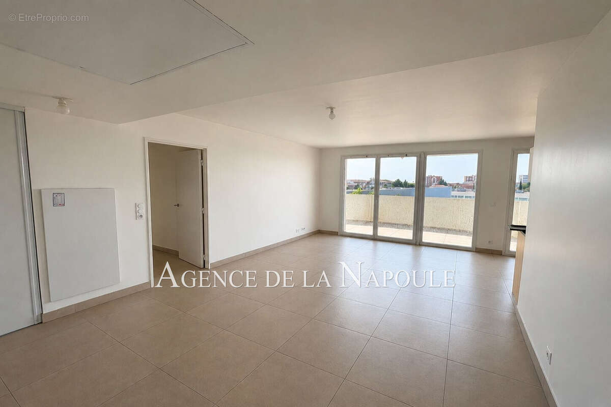 Appartement à MANDELIEU-LA-NAPOULE