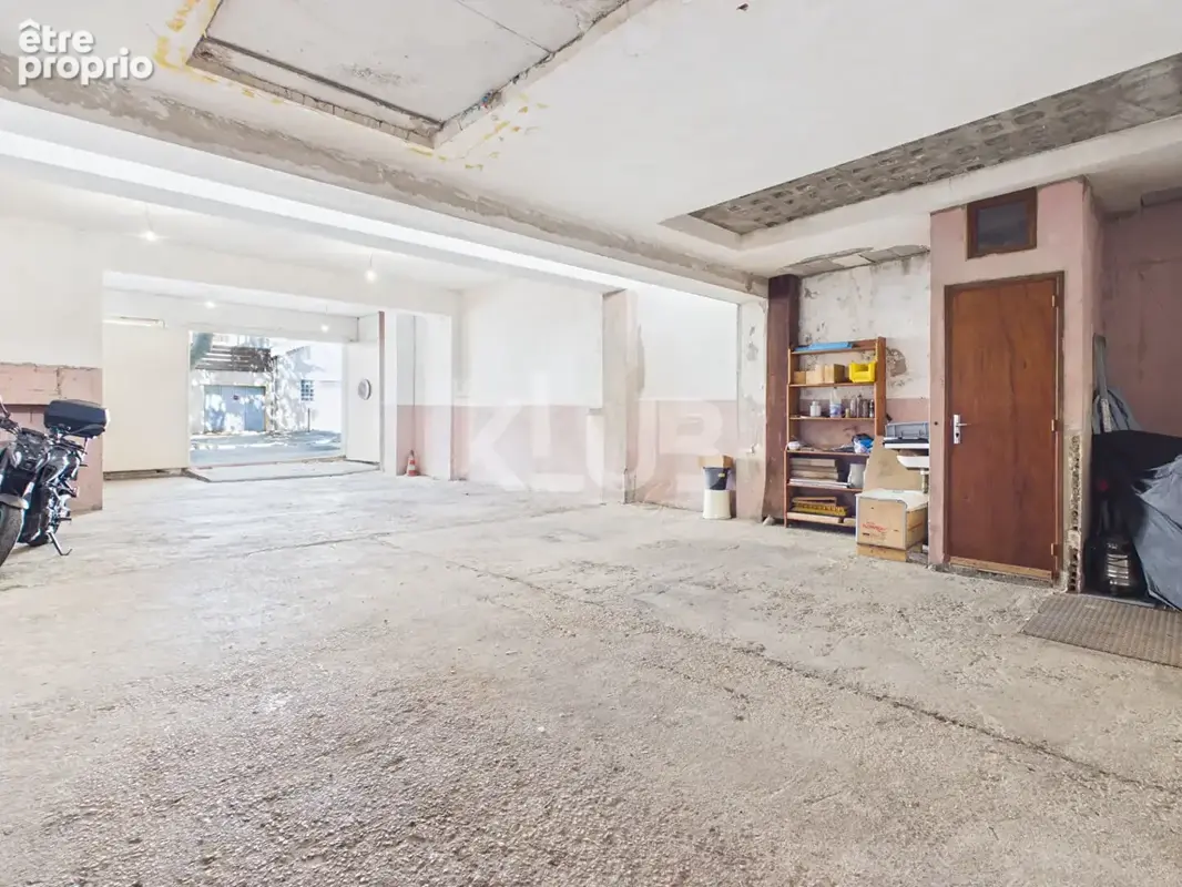 Local commercial à vendre à Port de Bouc - 112 m² - Travaux à prévoir - photo 2